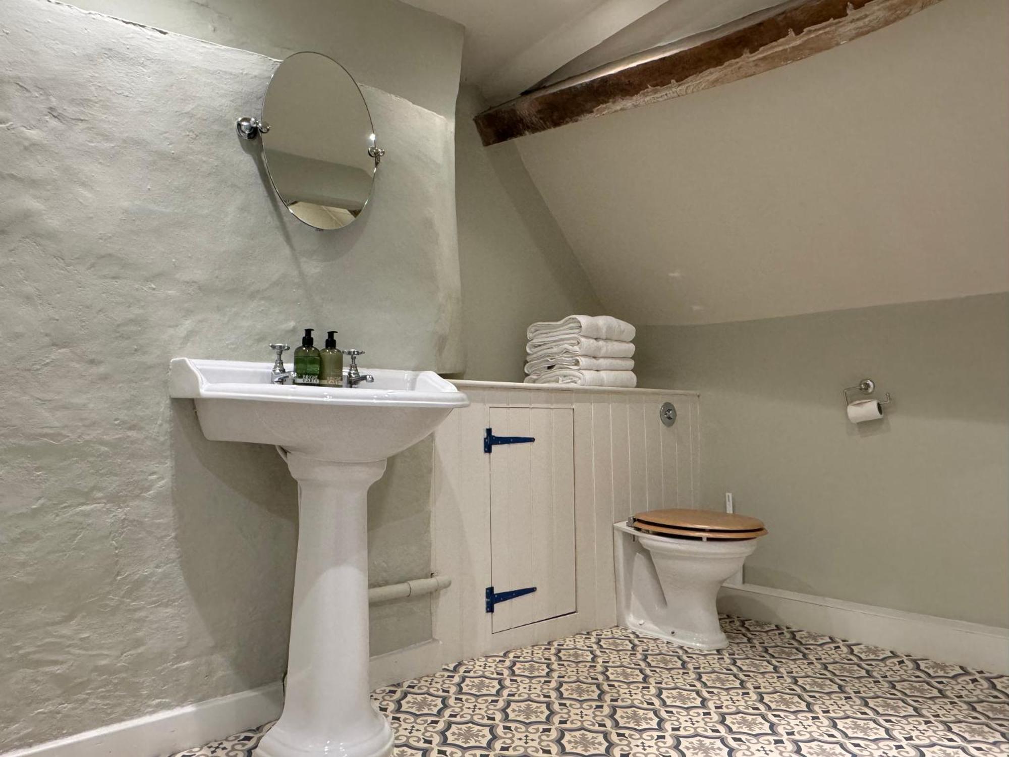 Neeld Arms Hotel Grittleton Kültér fotó